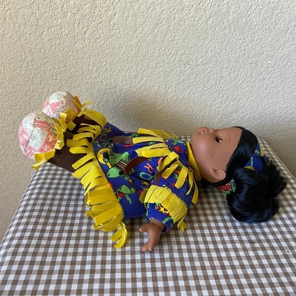 Gi Go Toy Vintage Native American Girl Doll Sleeping Eyes Black Hair Hawaiian - Picture 3 of 8